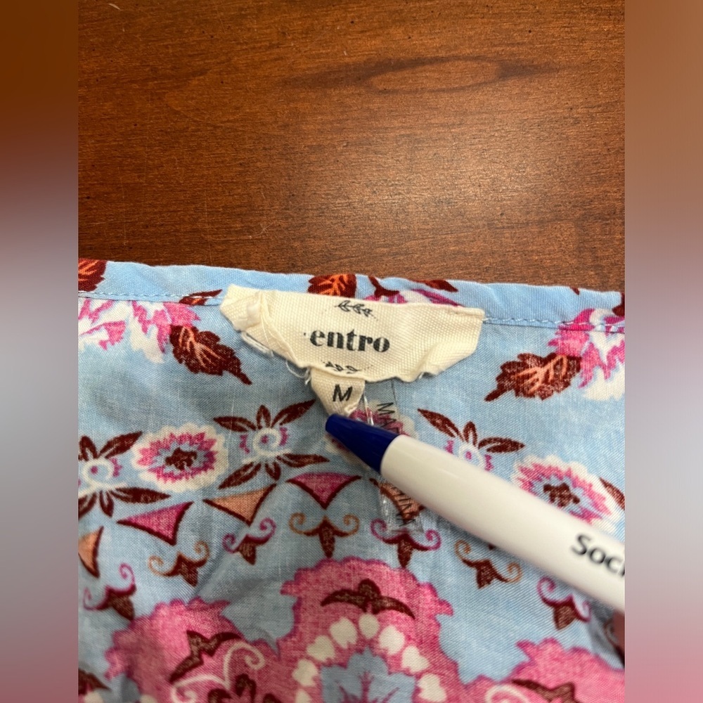 Floral print ladies top size medium - Picture 5 of 7